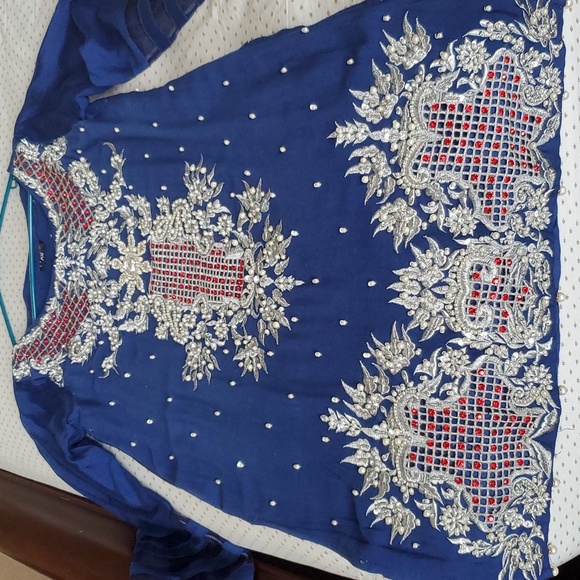 Beautiful Pakistani wedding wear kameez - Picture 4 of 13